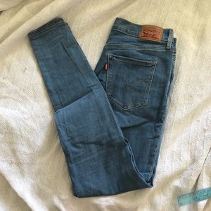 Levi’s High Rise 720 Super Skinny Jeans Size 28